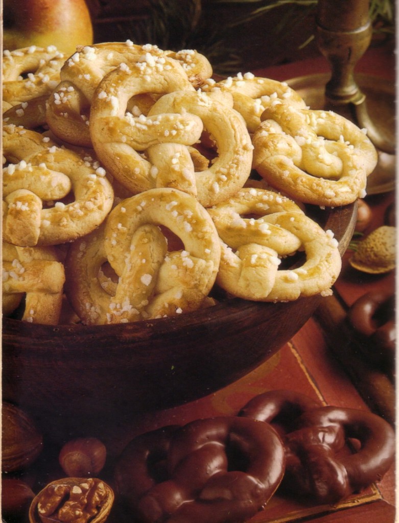 german christmas cookies vanilla pretzel