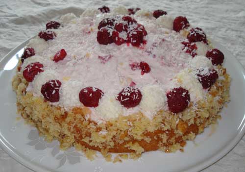 raffaello cake with raspberries
