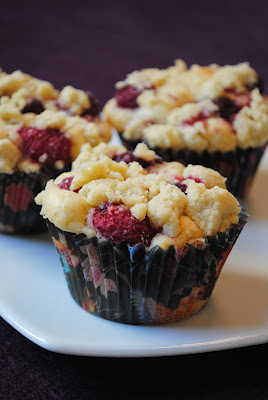 raspberry muffins with streusel