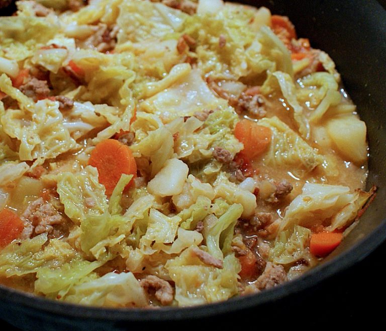 German Savoy Cabbage Stew with Ground Beef