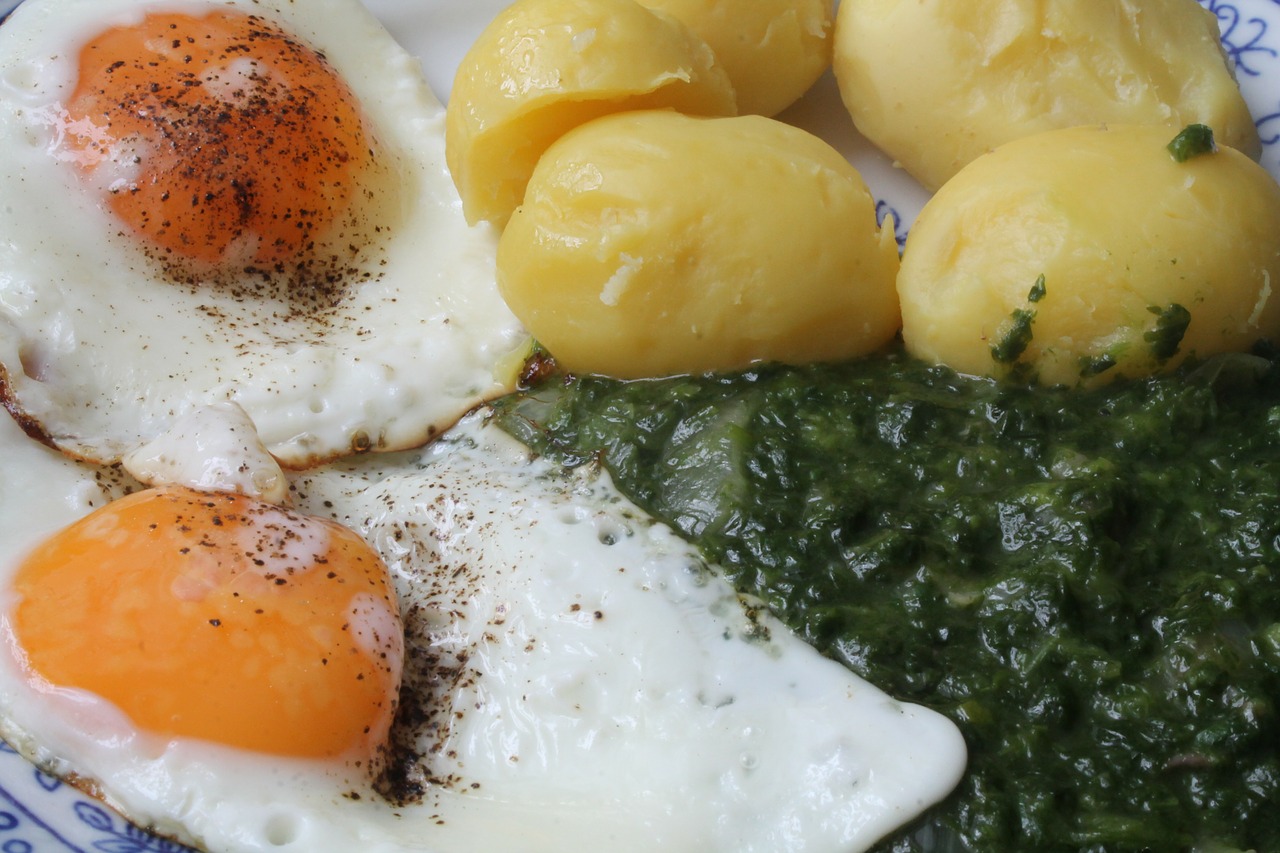 spinach fried eggs potatoes