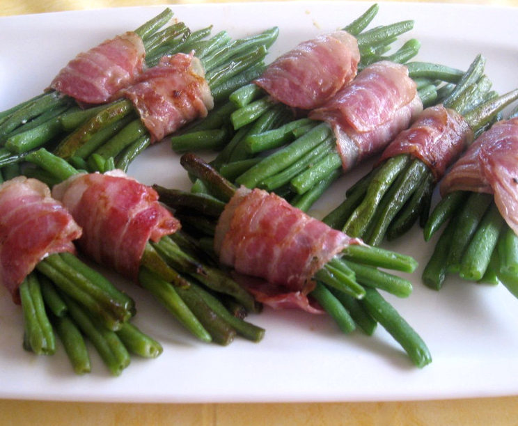 green beans wrapped in bacon