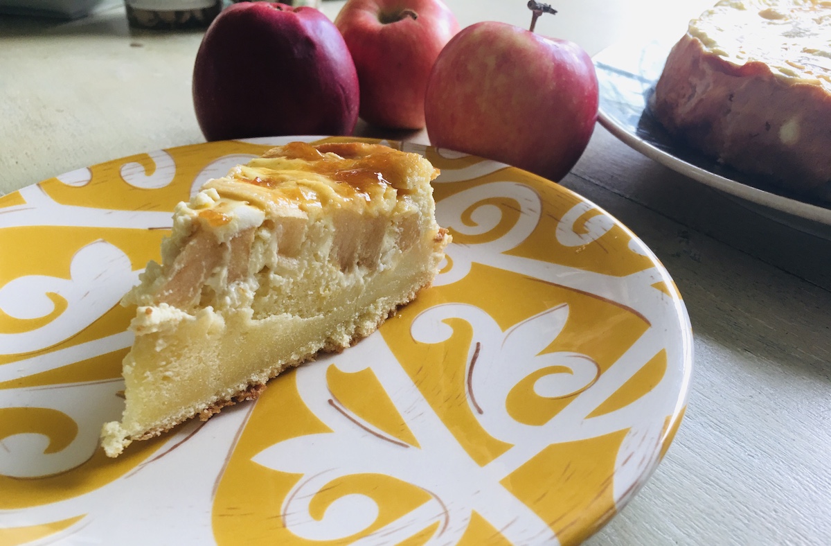 apple cake with schmand