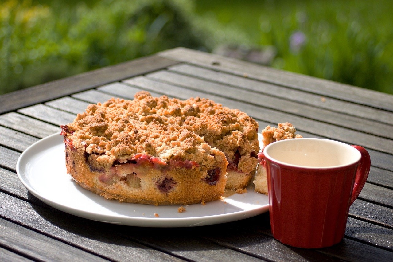 German Rhubarb Cake with Vanilla Cream