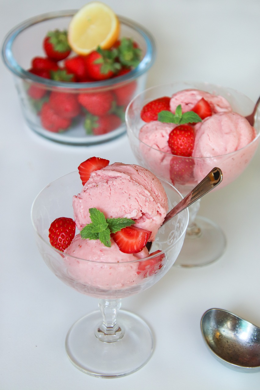 strawberry ice cream homemade